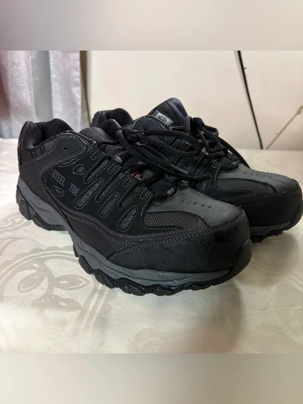 Sketchers Men's Black Steel Toe Work Shoes size 12